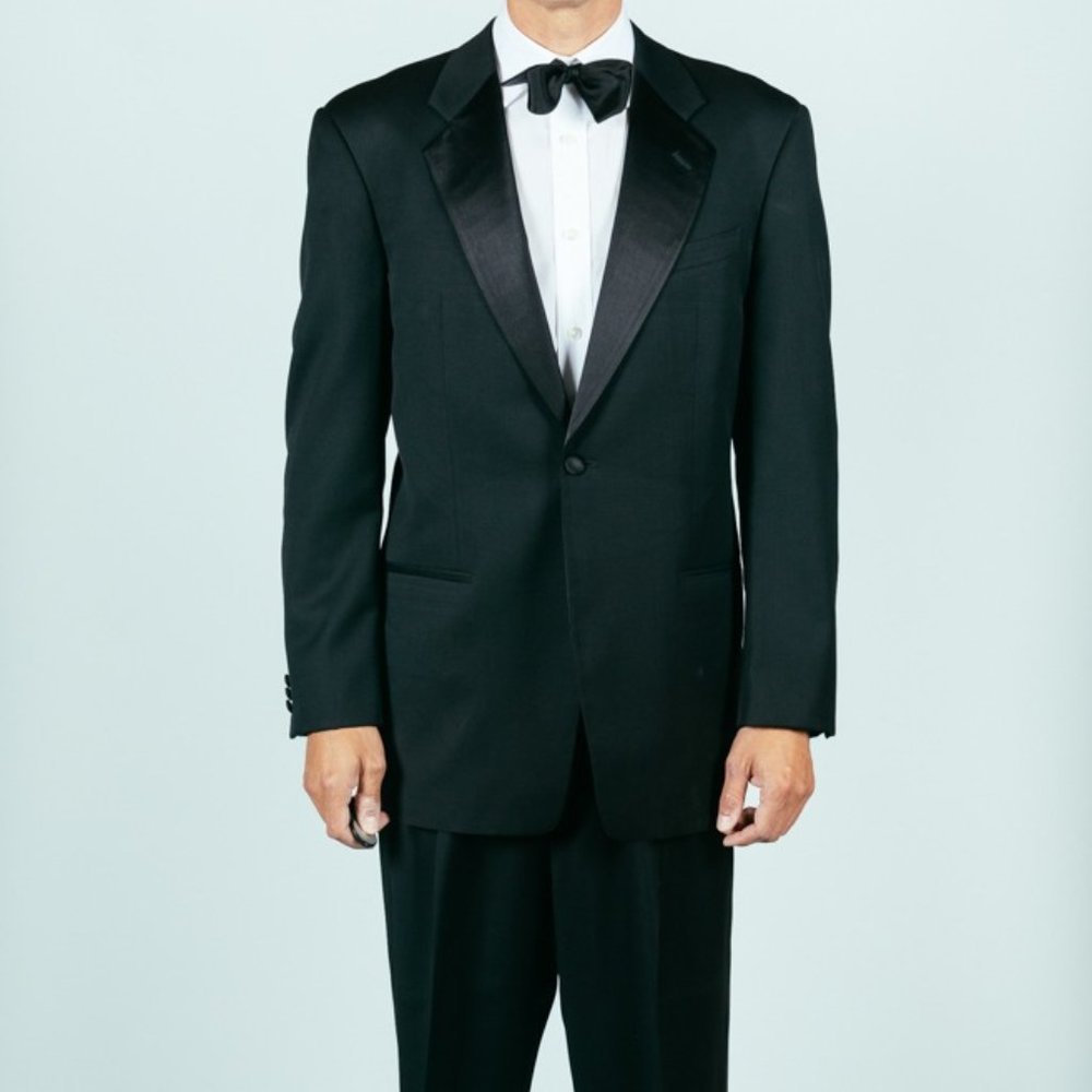 Armani Collezioni Tuxedo 40R with 32x34 trousers